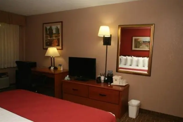 BAYMONT BY WYNDHAM SPRINGFIELD SOUTH HWY 65
