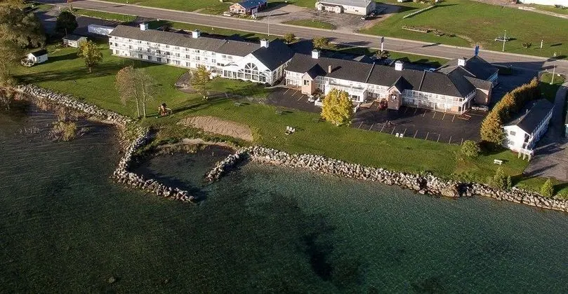 Baymont by Wyndham St. Ignace Lakefront