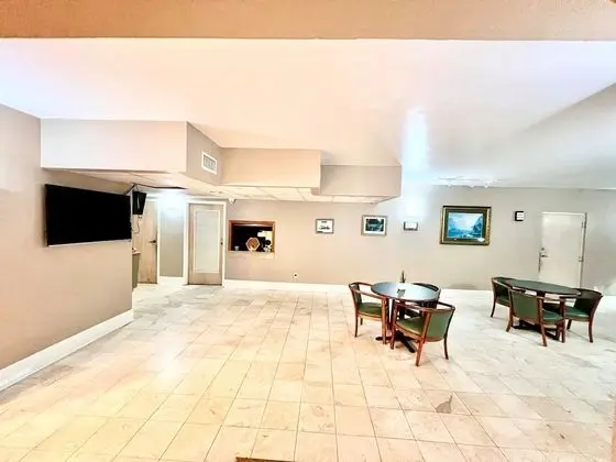 Bayou Inn & Suites - Lobi
