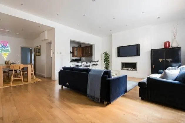 The Bayswater Gardens - Bright & Central 3BDR Home in Bayswater - Dış Mekan