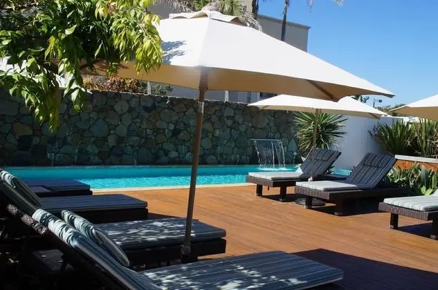 Bayview Beachfront Apartments - Havuz