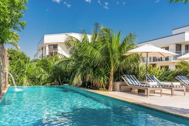 Bayview Beachfront Apartments - Havuz