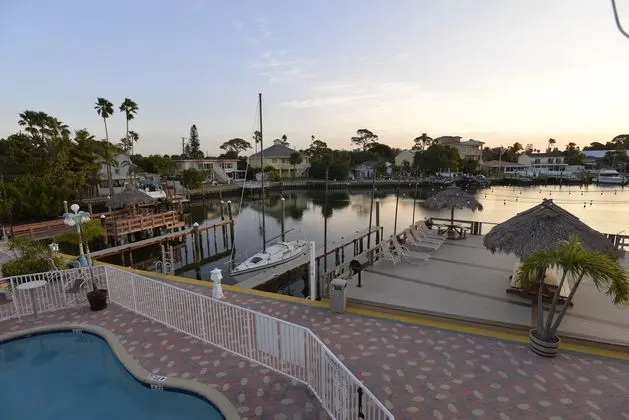 Bayview Plaza Waterfront Resort
