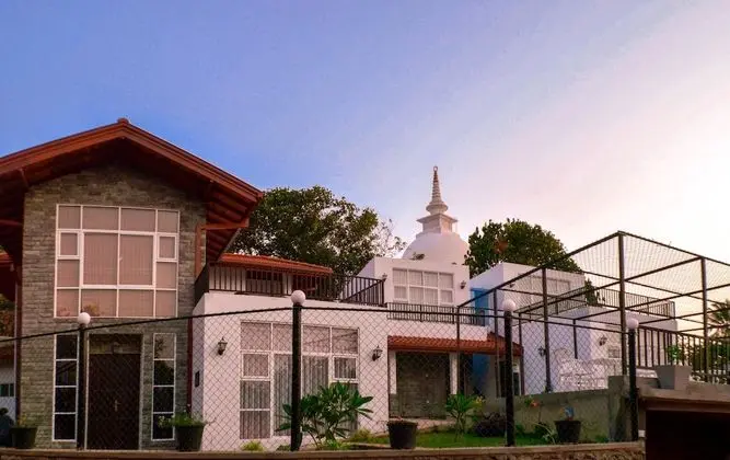 Villa Baywatch Rumassala