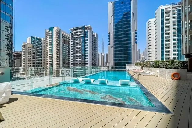 Bayz by Danube - Elegant Studio - Havuz