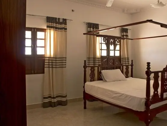 Bazi's House - Oda