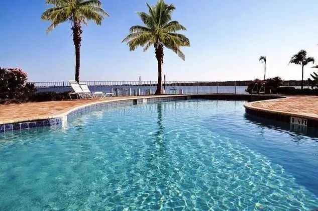 The BC Resort on the Water - Havuz