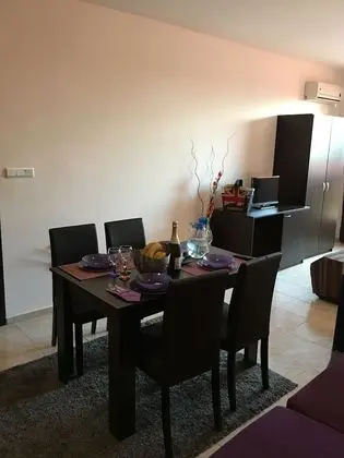 Beach Aparthotel Salt Lake - Yerinde Yemek