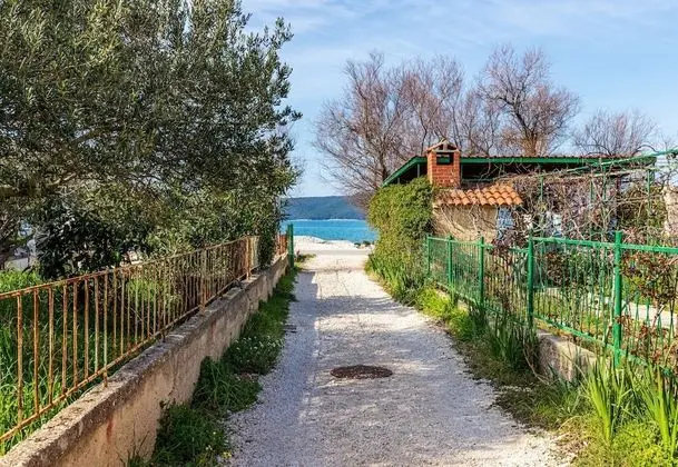 Beach Apartment Alenka Blue