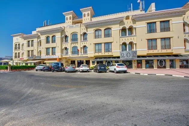 Beach Hotel Apartment