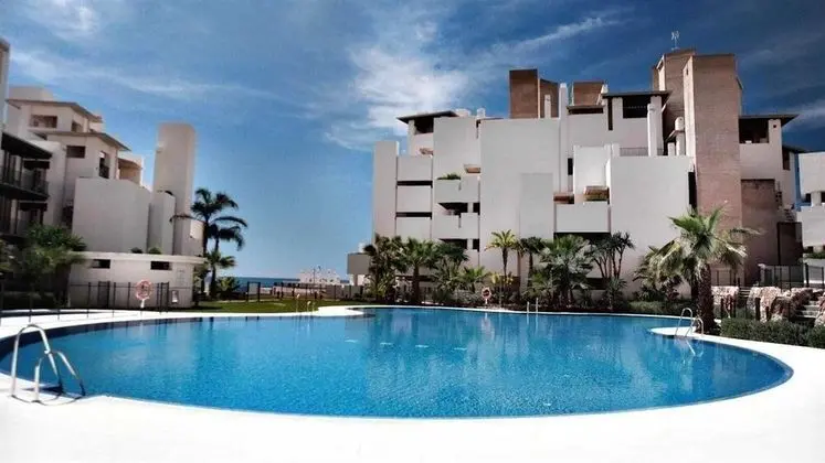  Beach Apartment With Spa & Gym