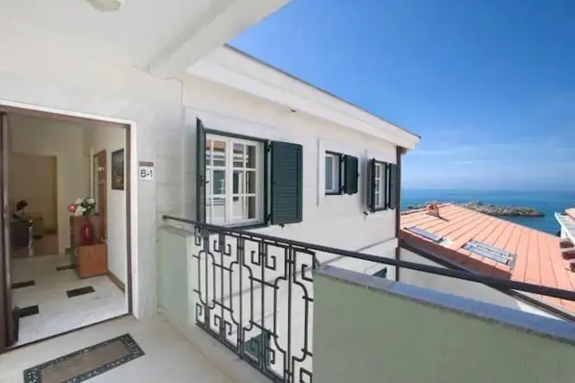 Beach Apartments Montesan - Dış Mekan