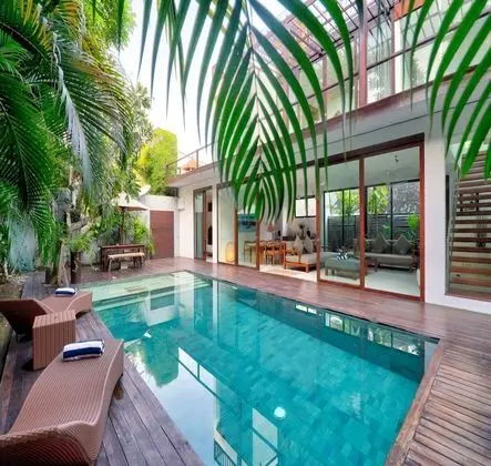 Villa Beach Axis