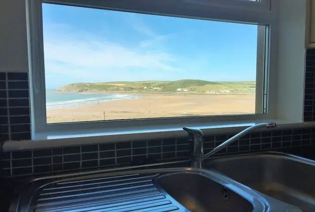 Beach Breeze Croyde 2 Bed, Sleeps 4-5, Sea Beach Views - Mutfak