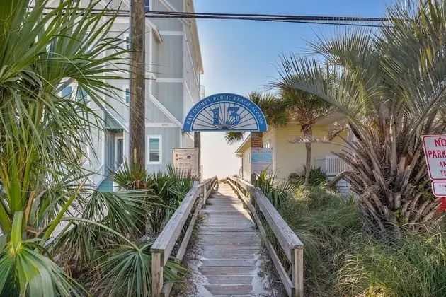 Beach Bungalow by Book That Condo - Plaj
