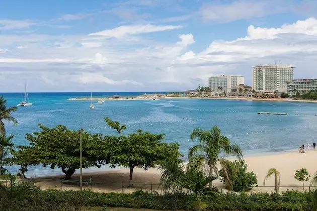 Beach Club 1 Bedroom Apartment
