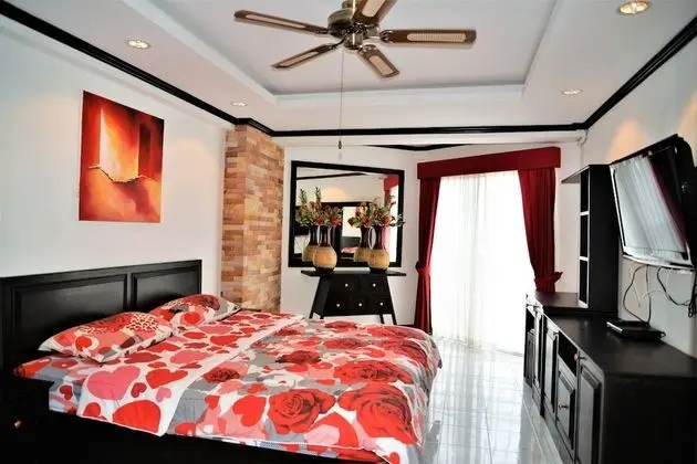Beach Condo Jomtien Pool View Large Modern 1 Bedroom Kitchen - Oda