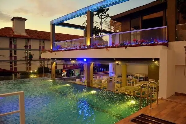 Beach Corridor Hotel & Spa