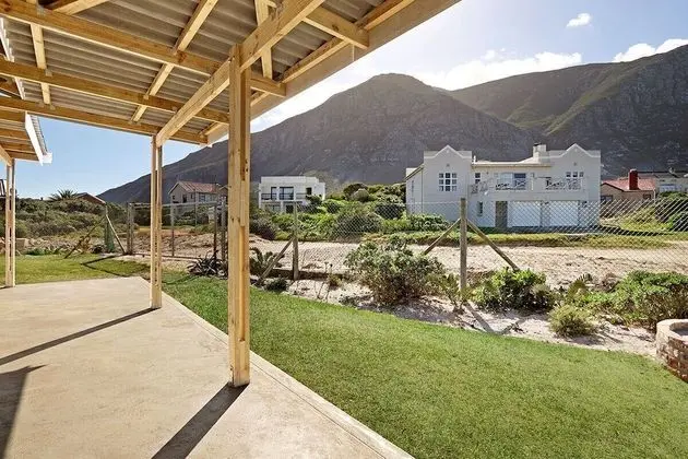 The Beach Cottage Betty's Bay