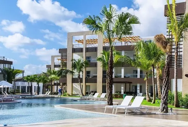 Beach Front Luxury Apartment - BlueBeach