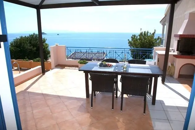 Beach Front Villa with Private 50m Path to Secluded Beach - Yerinde Yemek