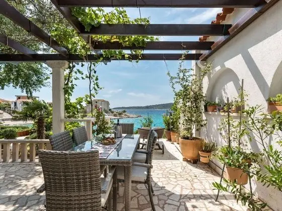 Beach Front Vacation Home, Private Beach, Boat Rental - Havuz