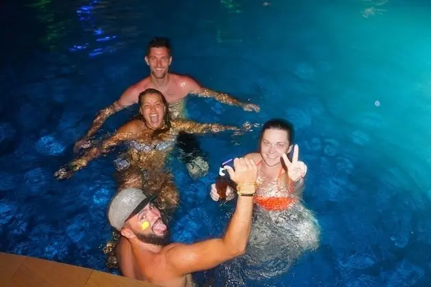 The Beach Village - Hostel - Havuz