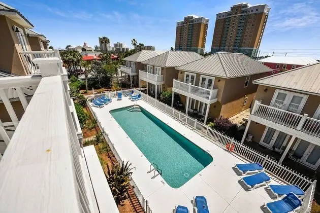 Beach Haven by Book That Condo - Havuz