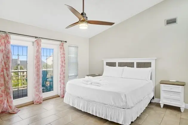 Beach House - 6800 Gulf Drive by PHG - Oda