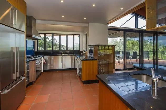 The Beach House at Arthur Bay - Mutfak