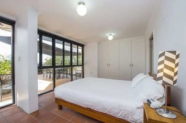 The Beach House at Arthur Bay - Oda