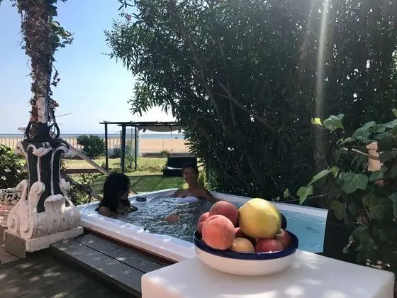 Beach House Barcelona Hot Tub & Beach Access - Dış Mekan