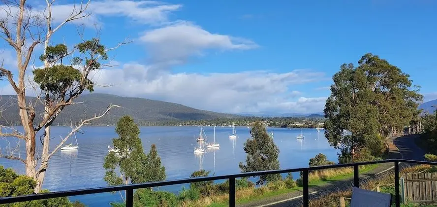 The Beach House- Essentially Tas Dover - Plaj