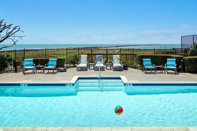The Beach House Half Moon Bay - Havuz