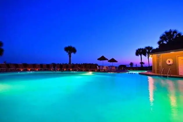 Beach House Holiday Inn Resort