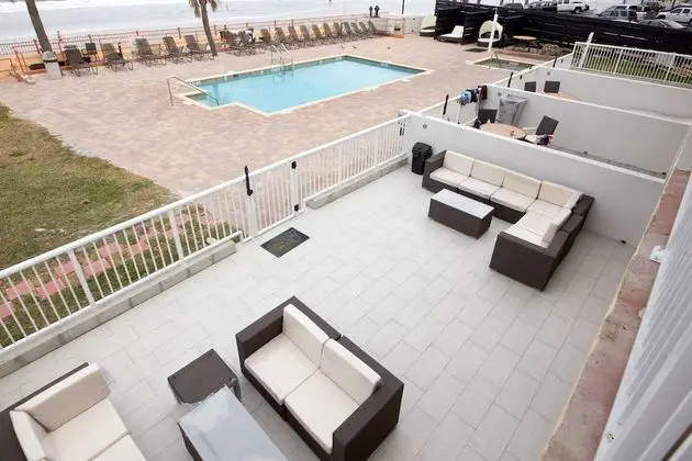 Beach House Inn