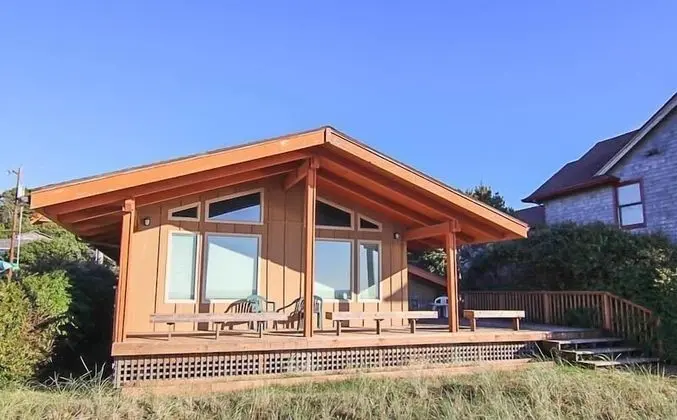Beach House-Manzanita (MCA 372)