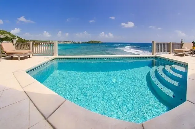 Beach House Younes by Island Properties Online - Havuz