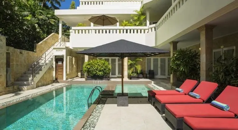 Beach Melati Apartments - Havuz