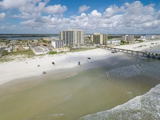 Beach Quarters Resort Daytona
