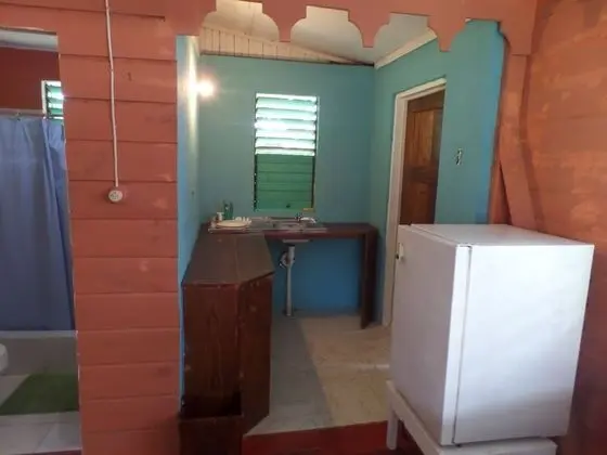 Beach Road Cottages at Jah Bs - Mutfak
