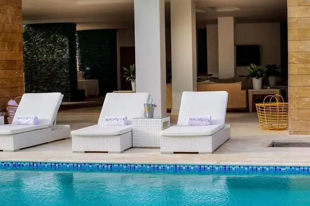 Beach Rock Condo Boutique - Havuz