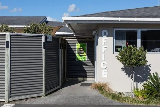 Beach Street Motel Apartments - Lobi