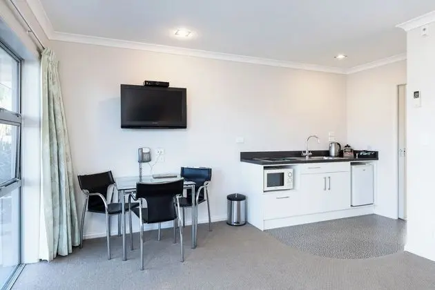 Beach Street Motel Apartments - Mutfak
