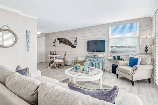 Beach & Tennis 3706