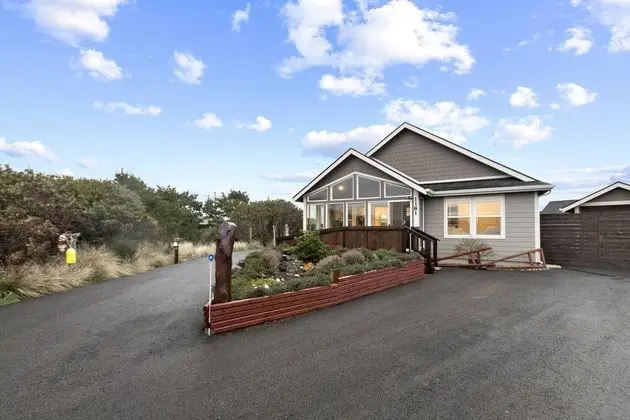 Beach Walk Cozy Cabin - Short walk to beach
