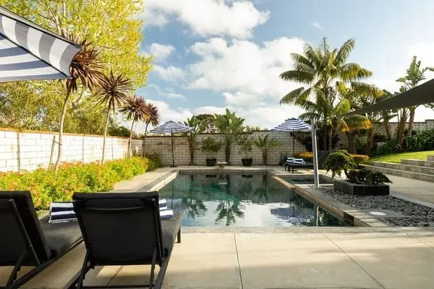 Beachcomber by Avantstay Elegant Modern Estate w/ Pool, Hot Tub & Outdoor Dining! - Havuz