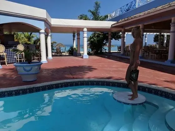 Beachcomber Club