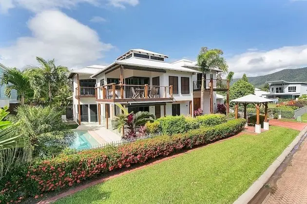 Beachcomber Holiday House