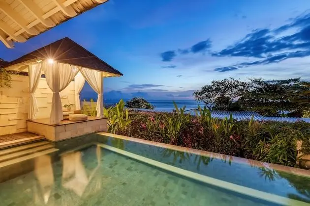 Beachfront 1 Bedroom Private Pool Honeymoon Villa in Seminyak - Öne Çıkan Resim